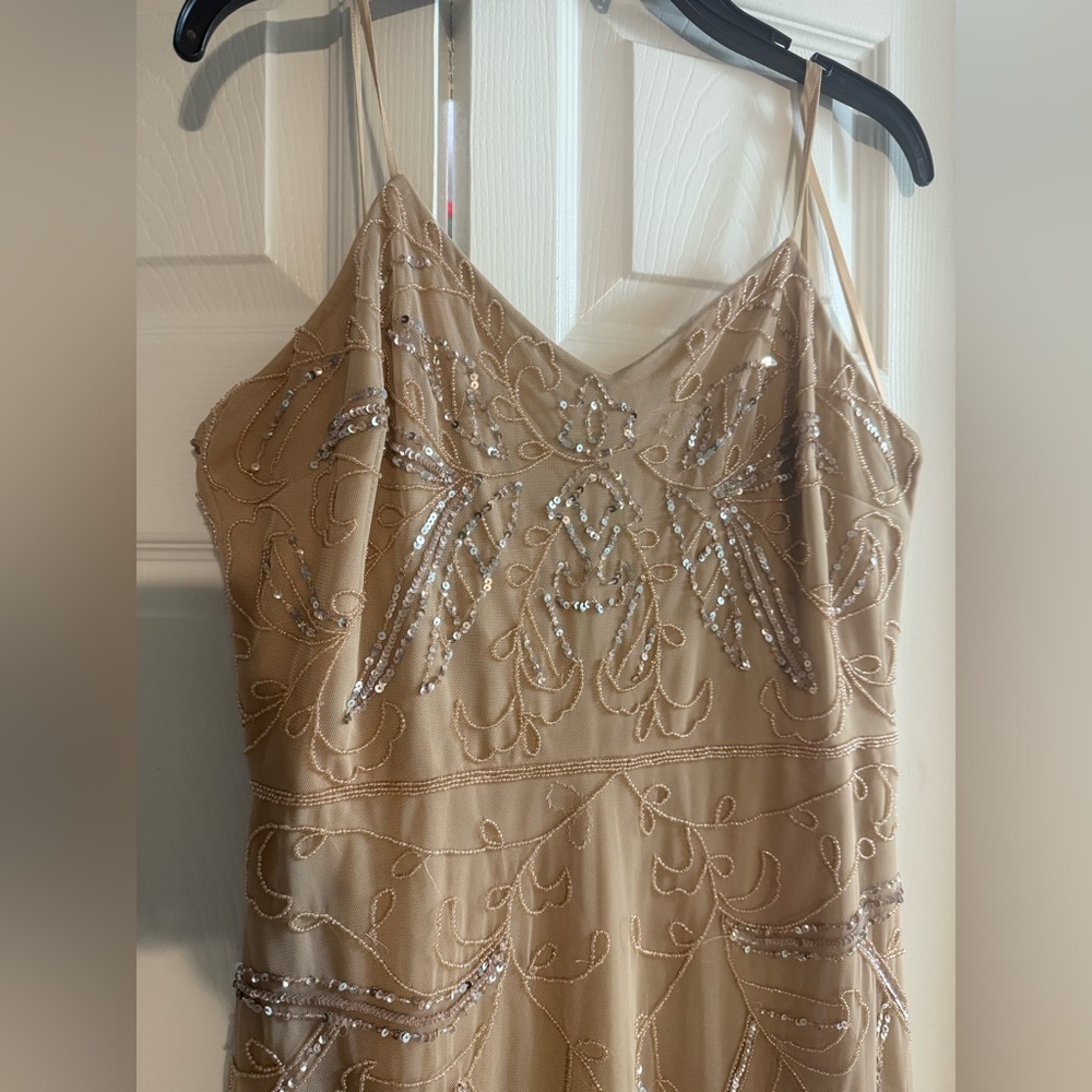 Adrianna Papell Platinum Nude Sequin Art Deco Embellished Gown